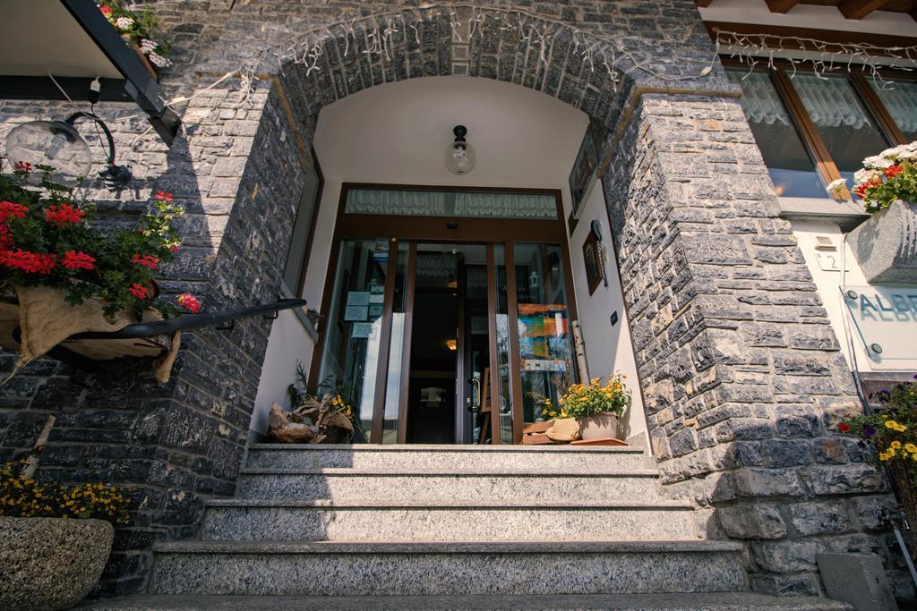 Albergo Moderno & Spa Fuipiano Valle Imagna Eksteriør bilde