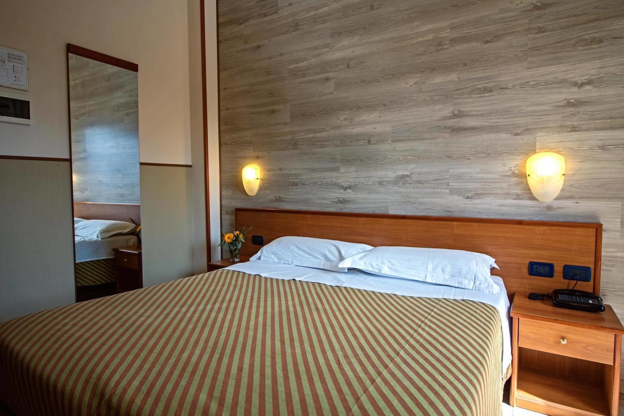 Albergo Moderno & Spa Fuipiano Valle Imagna Eksteriør bilde